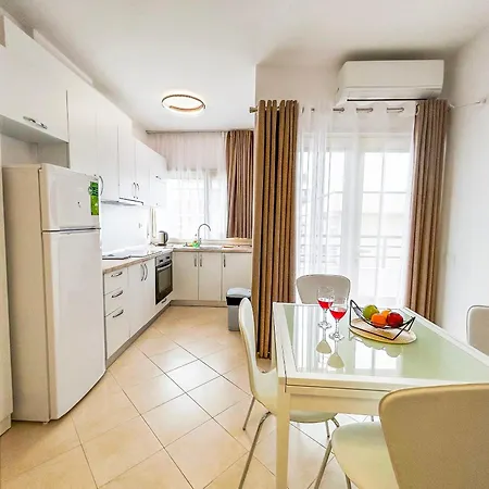Veronika & Barbora With Swimming Pool Appartement